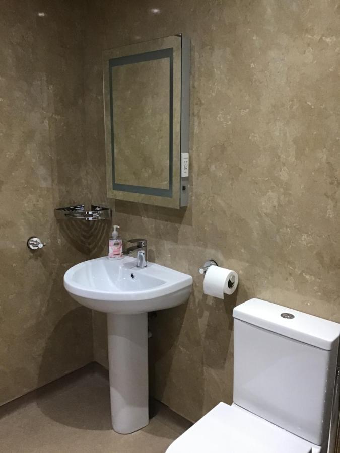 Exclusive Private Double Room, En-Suite Wet Room Private Entrance Forres Exterior foto