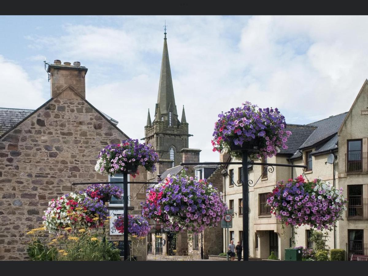 Exclusive Private Double Room, En-Suite Wet Room Private Entrance Forres Exterior foto